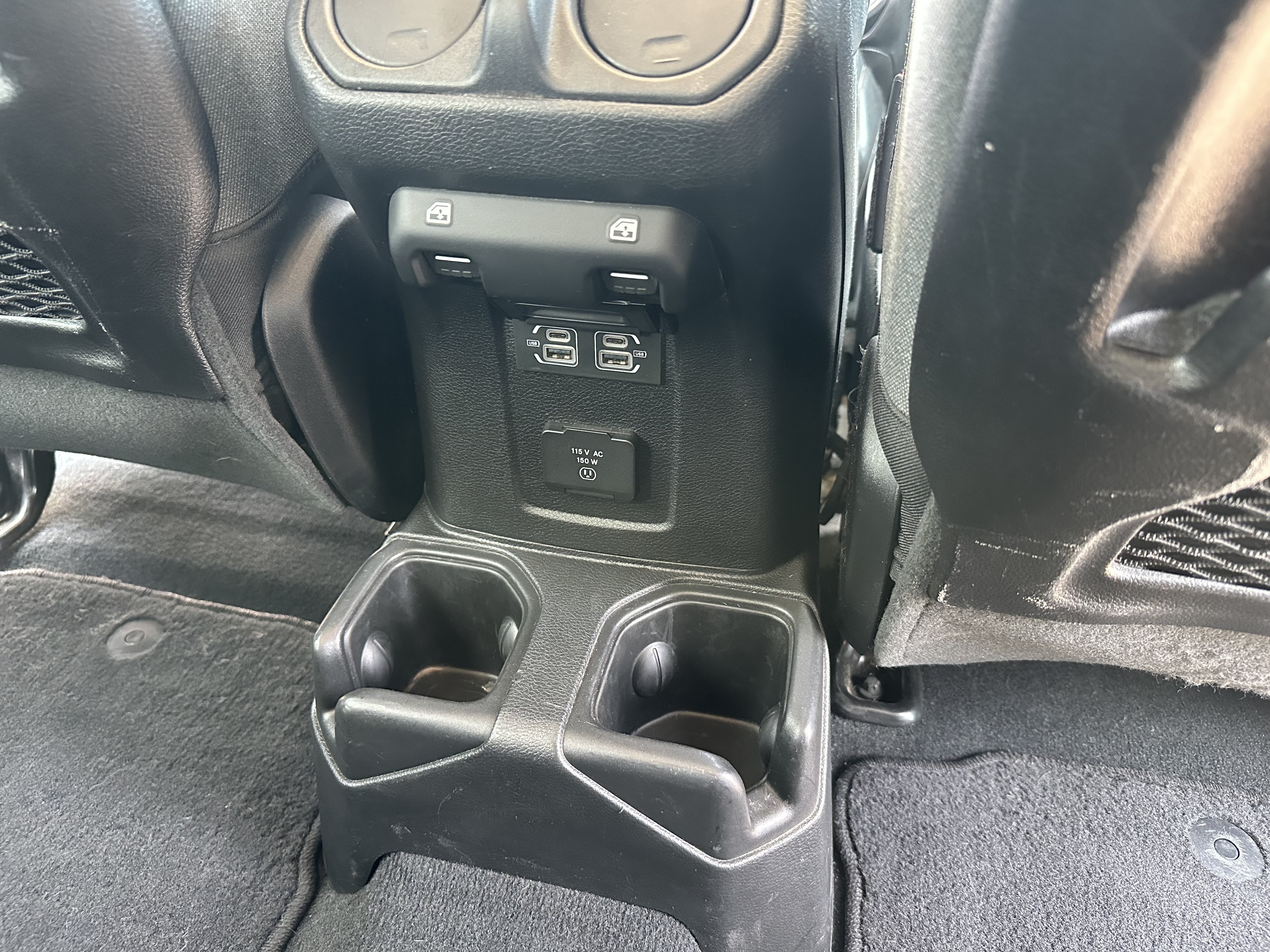 Used 2024 Jeep Wrangler Unlimited Rubicon AWD/4WD image 26