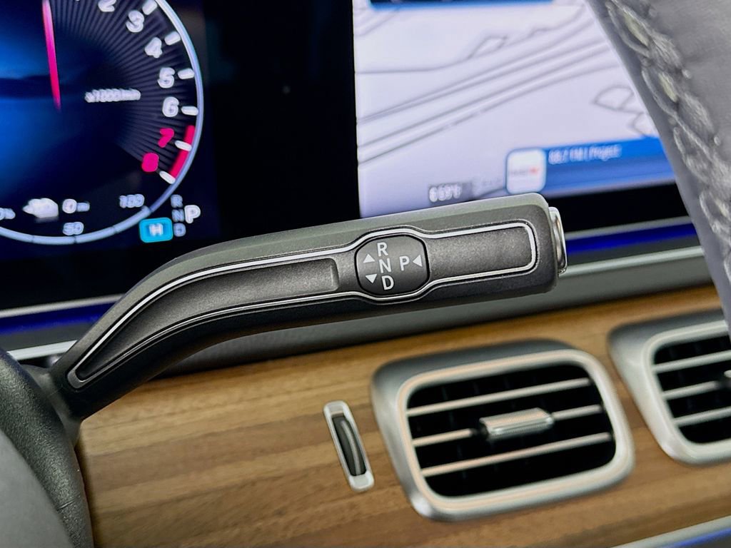 Used 2025 Mercedes-Benz GLE 450e 4MATIC image 18