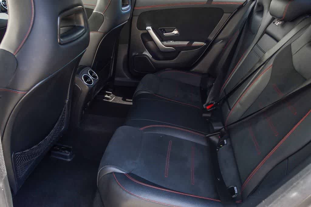 Used 2023 Mercedes-Benz CLA 250 image 21