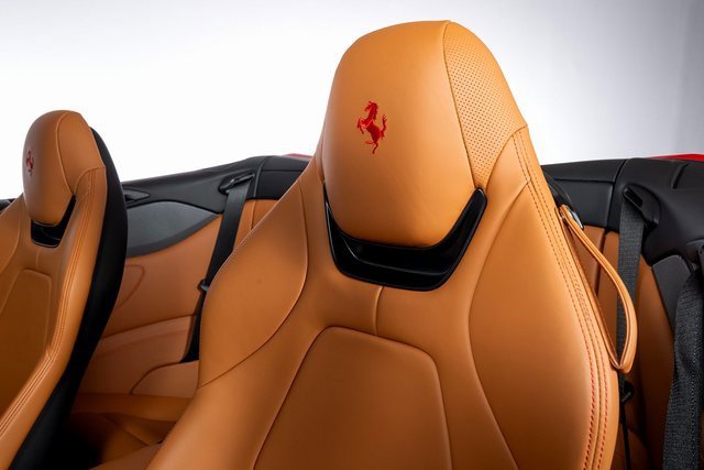 Used 2019 Ferrari Portofino image 21