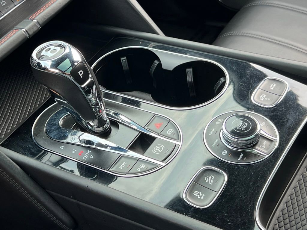 Used 2017 Bentley Bentayga image 31