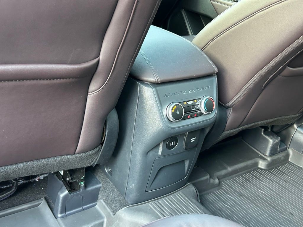 Used 2025 Ford Explorer Platinum w/ Ultimate Package image 35