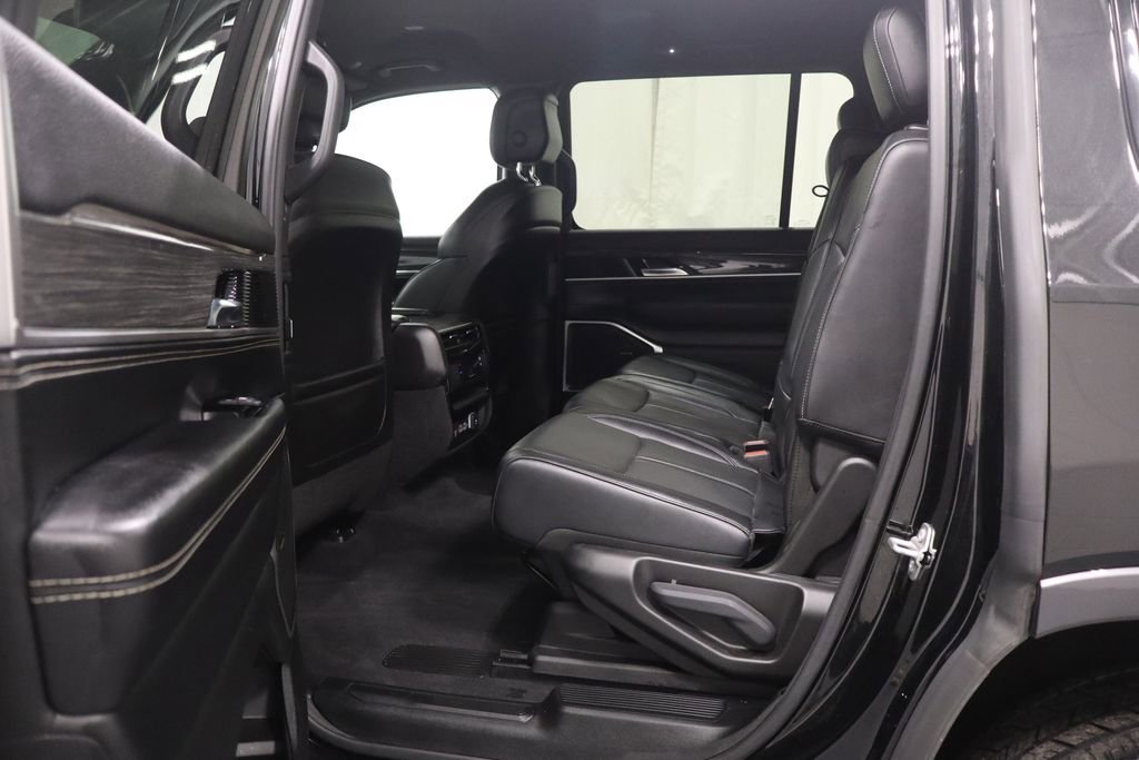 Used 2022 Jeep Wagoneer Series II image 13