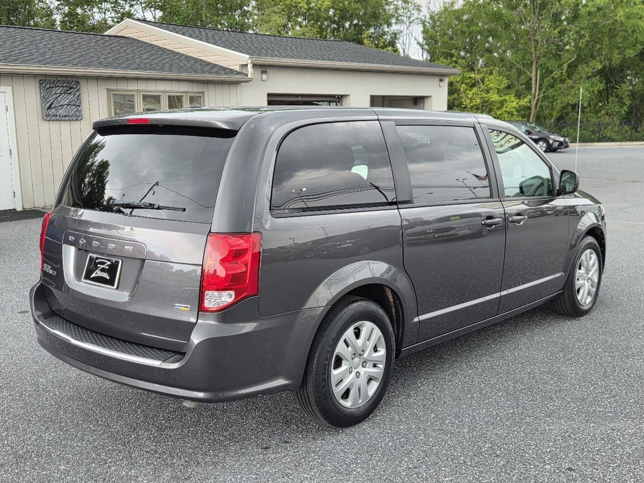 Used 2018 Dodge Grand Caravan SE w/ UConnect Hands-Free Group FWD image 11