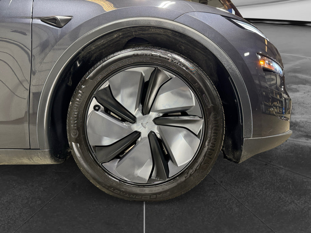 Used 2026 Tesla Model Y Long Range AWD/4WD image 37