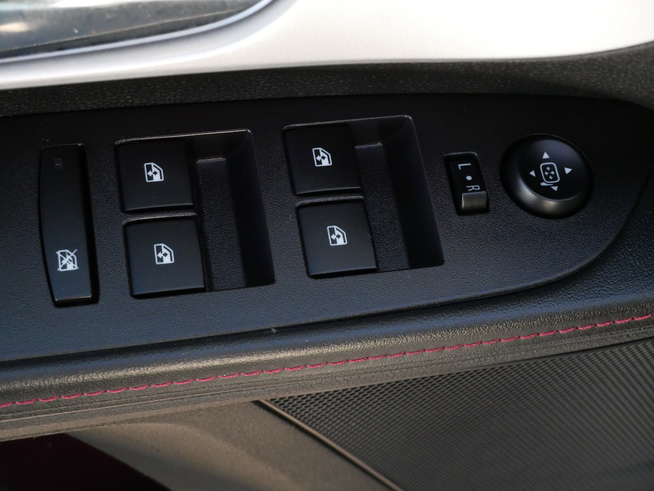 Used 2015 Chevrolet Equinox LTZ image 19