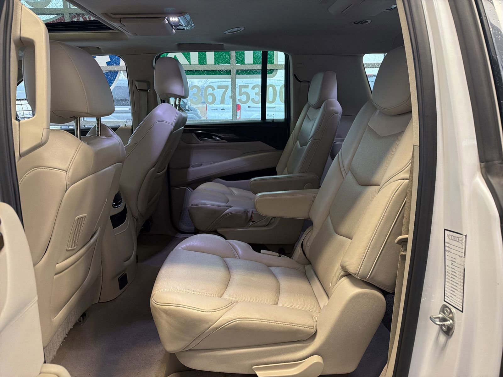 Used 2020 Cadillac Escalade ESV Luxury image 15