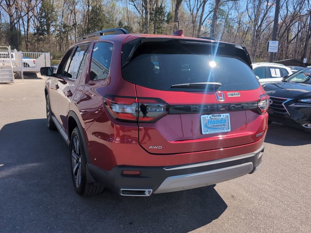 Certified 2025 Honda Pilot Touring image 6