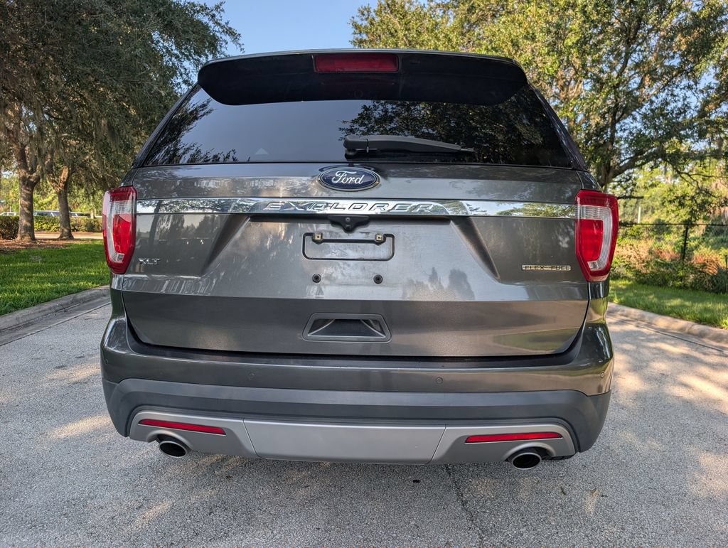 Used 2016 Ford Explorer XLT w/ Equipment Group 202A FWD image 6