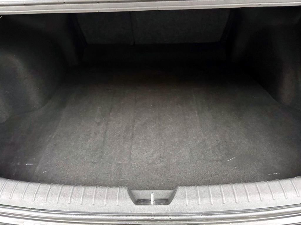 Used 2018 Kia Optima EX image 9