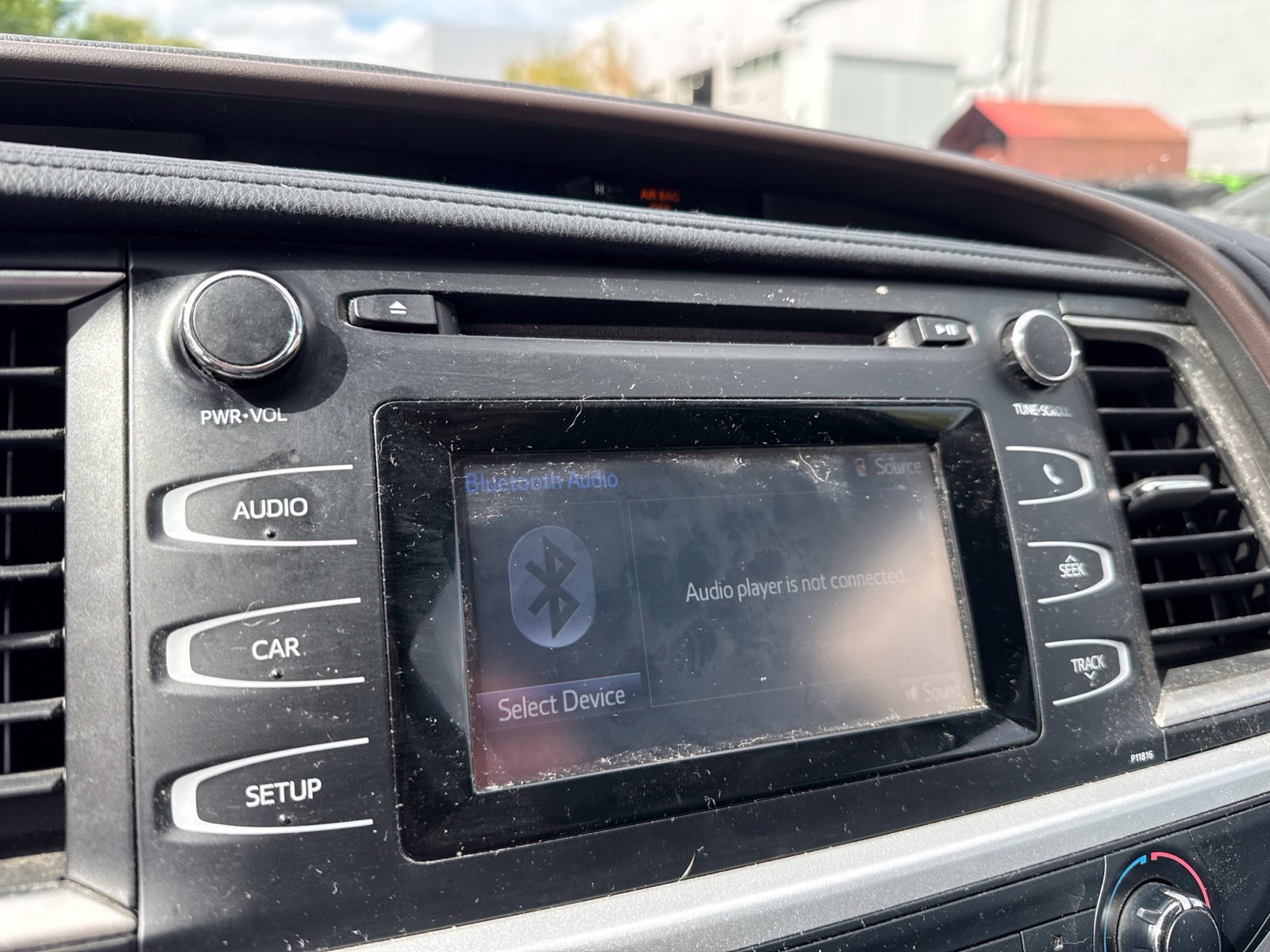 Used 2019 Toyota Highlander LE AWD/4WD image 30