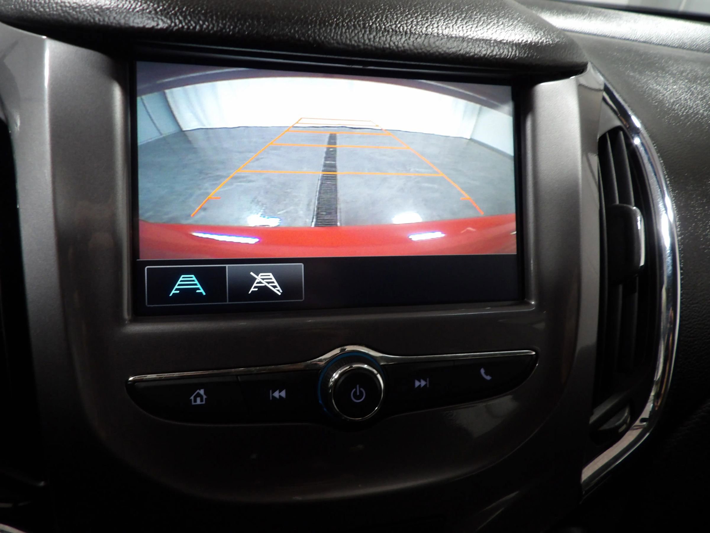 Used 2017 Chevrolet Cruze LT FWD image 17