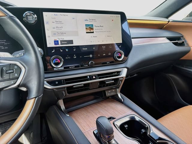 Used 2025 Lexus RX 350 Premium Plus w/ Accessory Package (Z1) FWD image 28