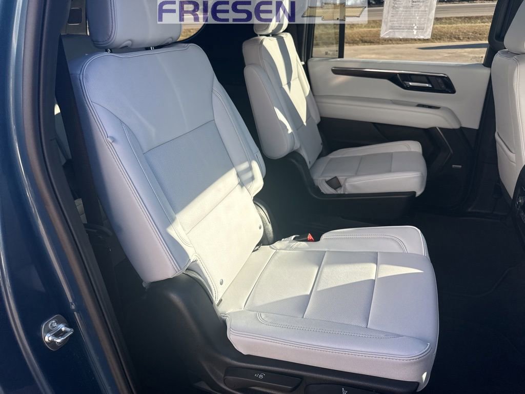 Used 2025 Chevrolet Suburban Premier image 27