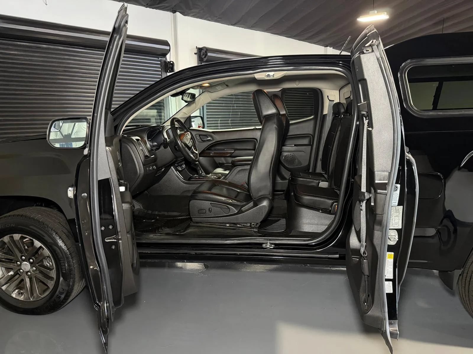 Used 2015 GMC Canyon SLT AWD/4WD image 15