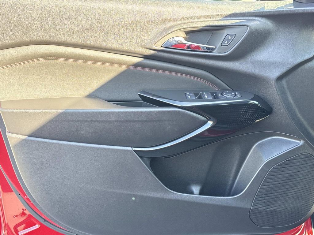 New 2026 Chevrolet Trax RS w/ Sunroof Package FWD image 8