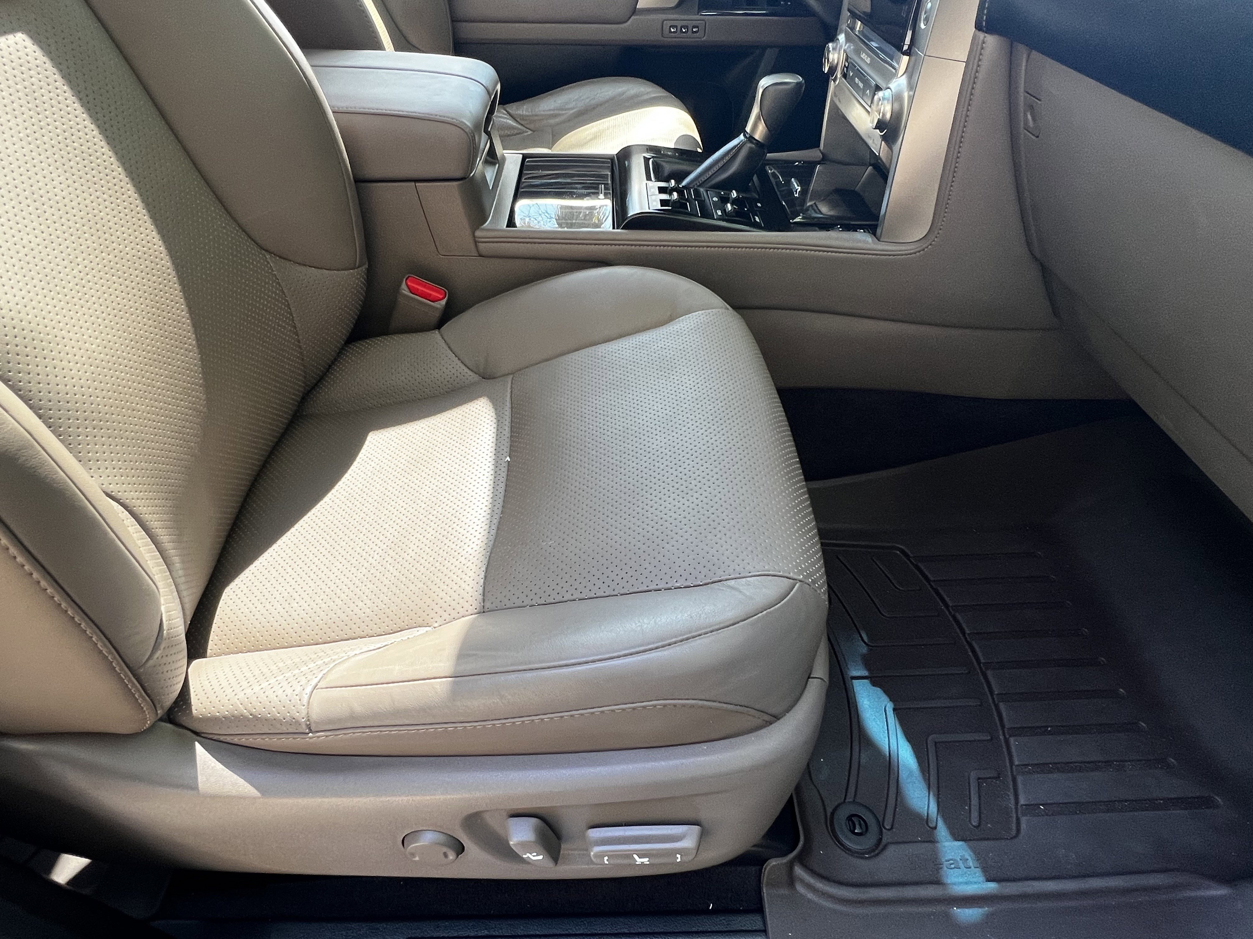 Used 2020 Lexus GX 460 Luxury w/ Accessory Package image 45