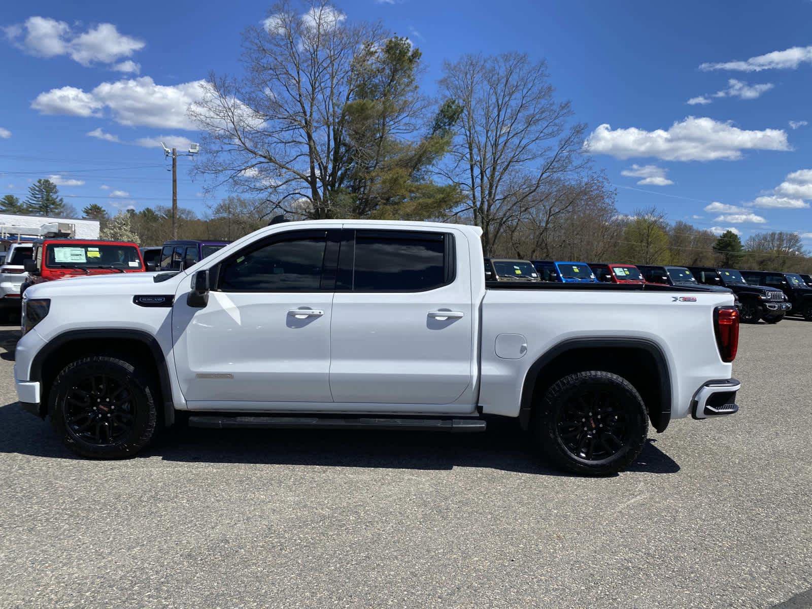 Used 2026 GMC Sierra 1500 Elevation w/ Elevation Premium Package AWD/4WD image 9