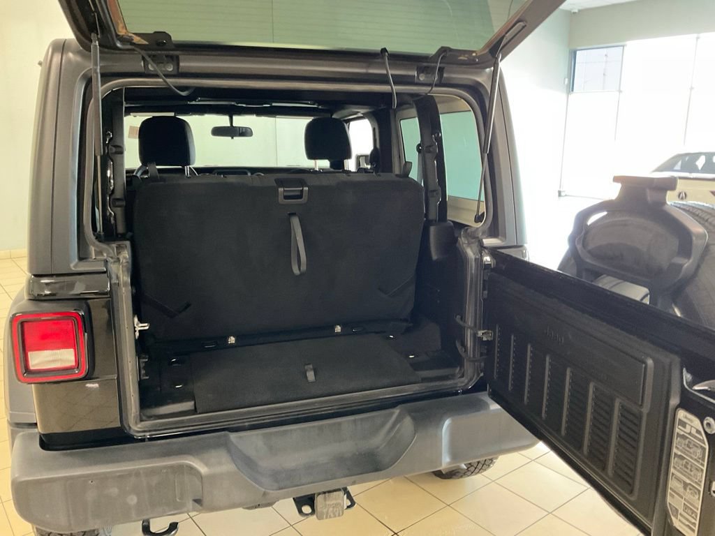 Used 2018 Jeep Wrangler Sport AWD/4WD image 22