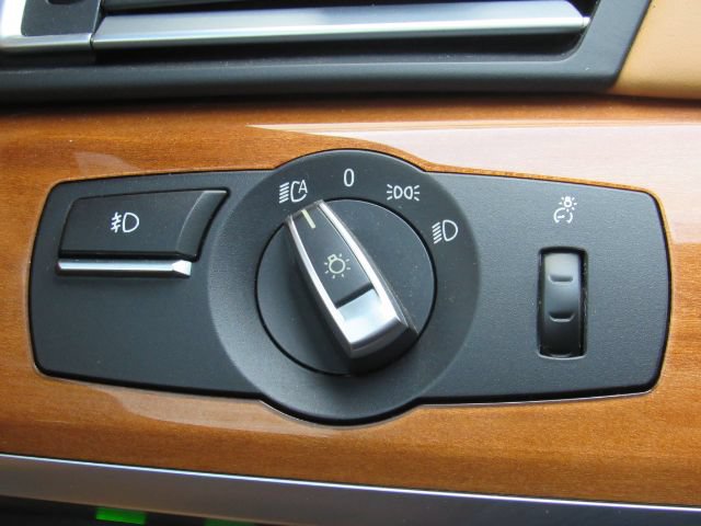 Used 2013 BMW ALPINA B7 xDrive w/ Driver Assistance Pkg AWD/4WD image 35