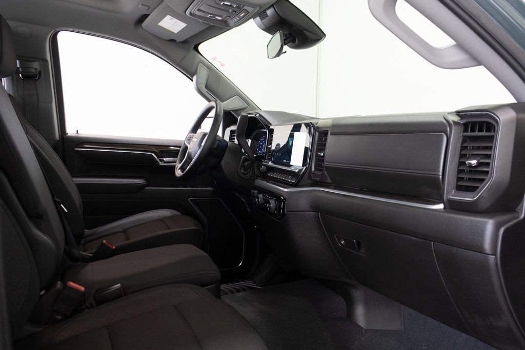 Used 2025 Chevrolet Silverado 1500 LT RWD image 21