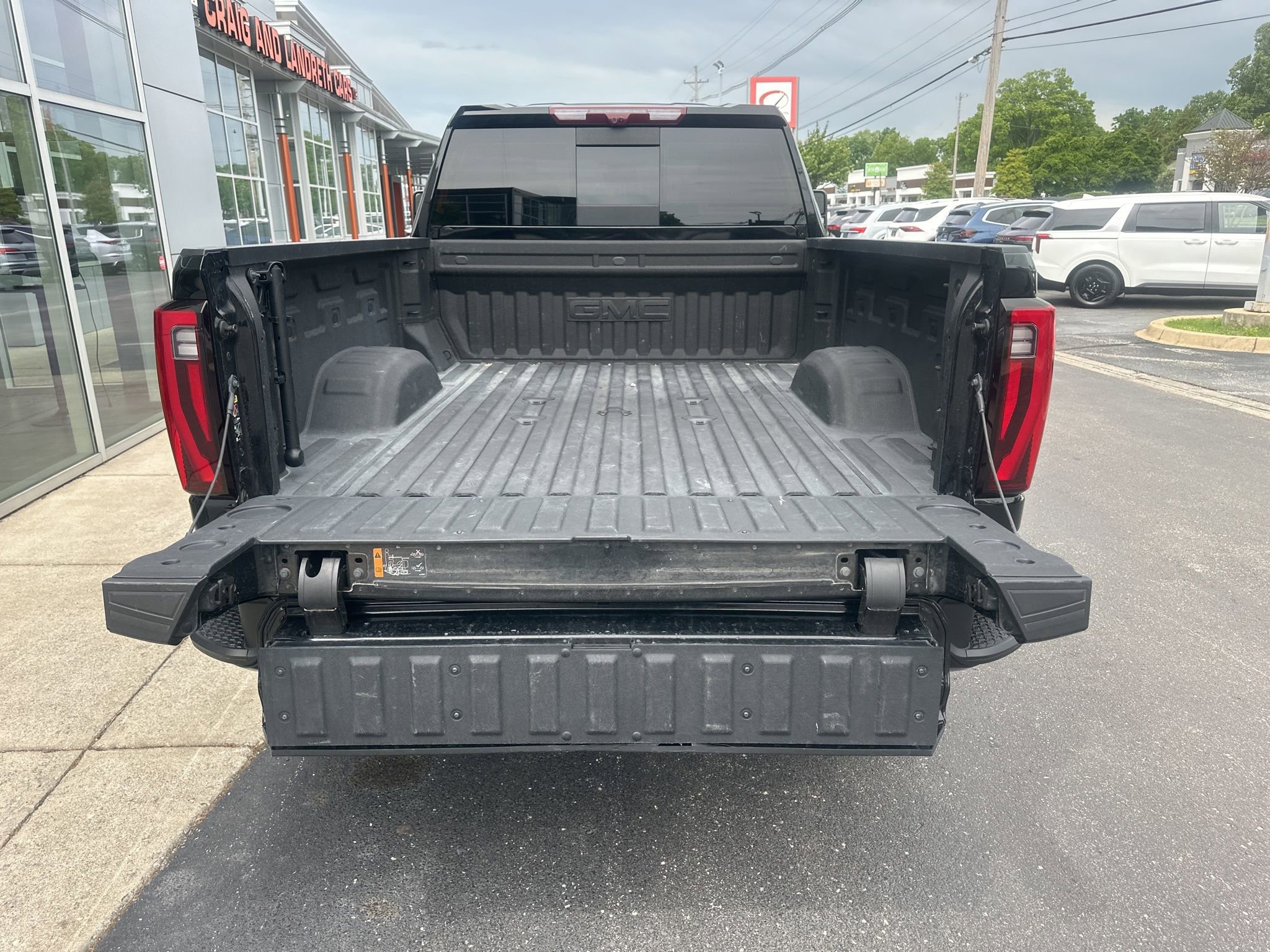 Used 2025 GMC Sierra 3500 Denali w/ Denali Reserve Package AWD/4WD image 24