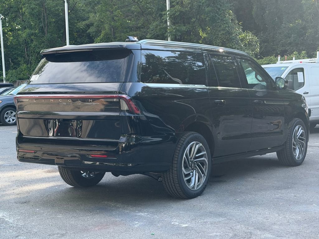 New 2026 Lincoln Navigator L Reserve AWD/4WD image 5