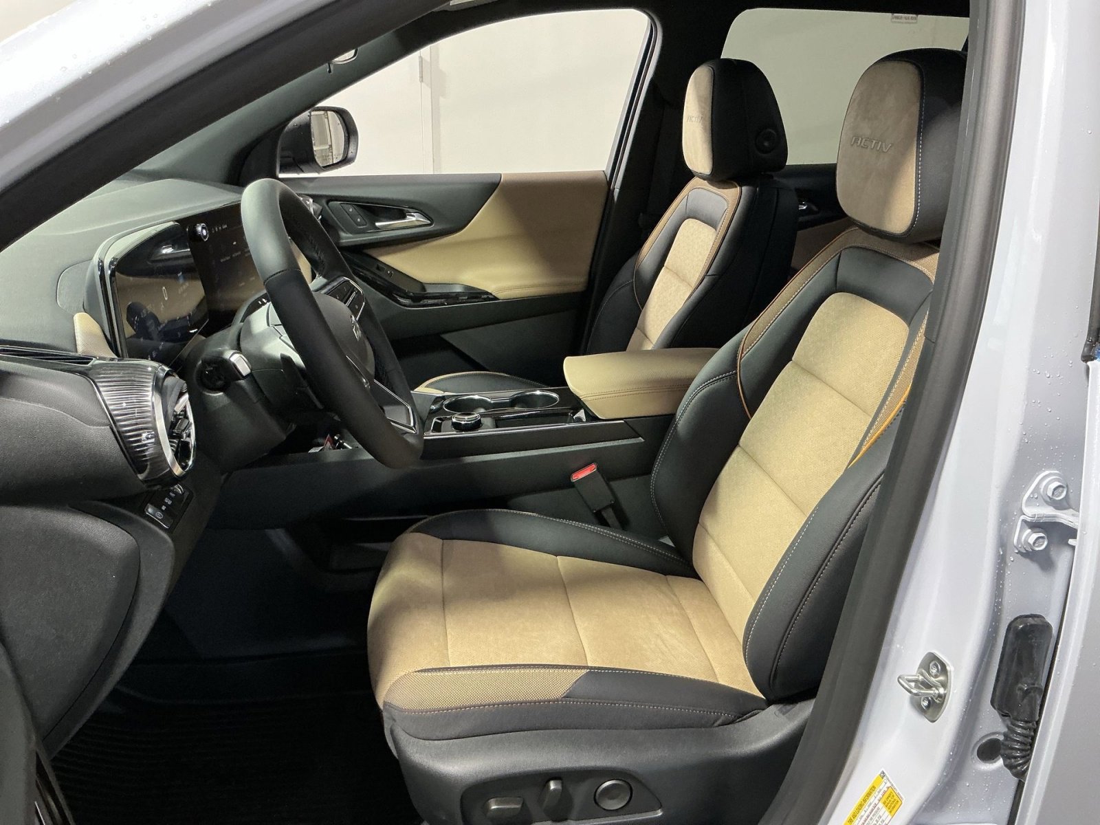 New 2026 Chevrolet Equinox ACTIV w/ Convenience Package III image 21