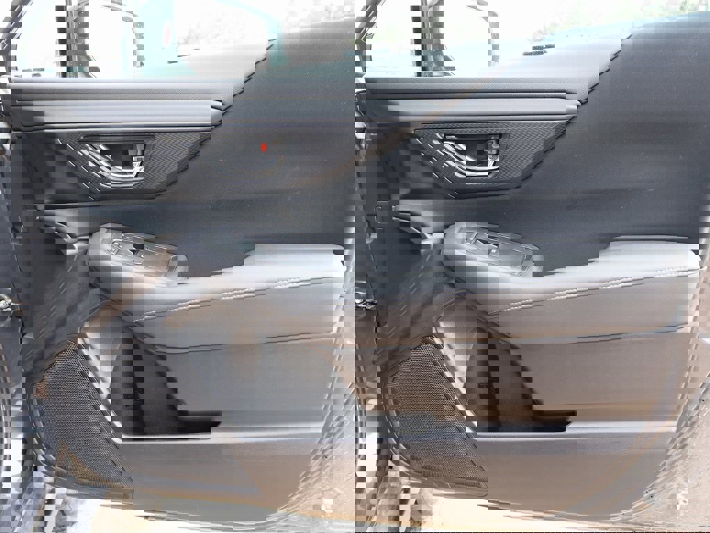Used 2023 Subaru Outback Premium image 9