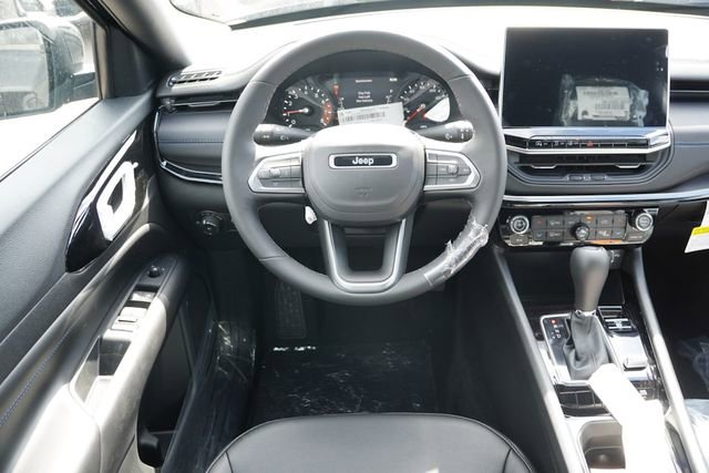 New 2025 Jeep Compass Latitude w/ Sun & Sound Group image 12