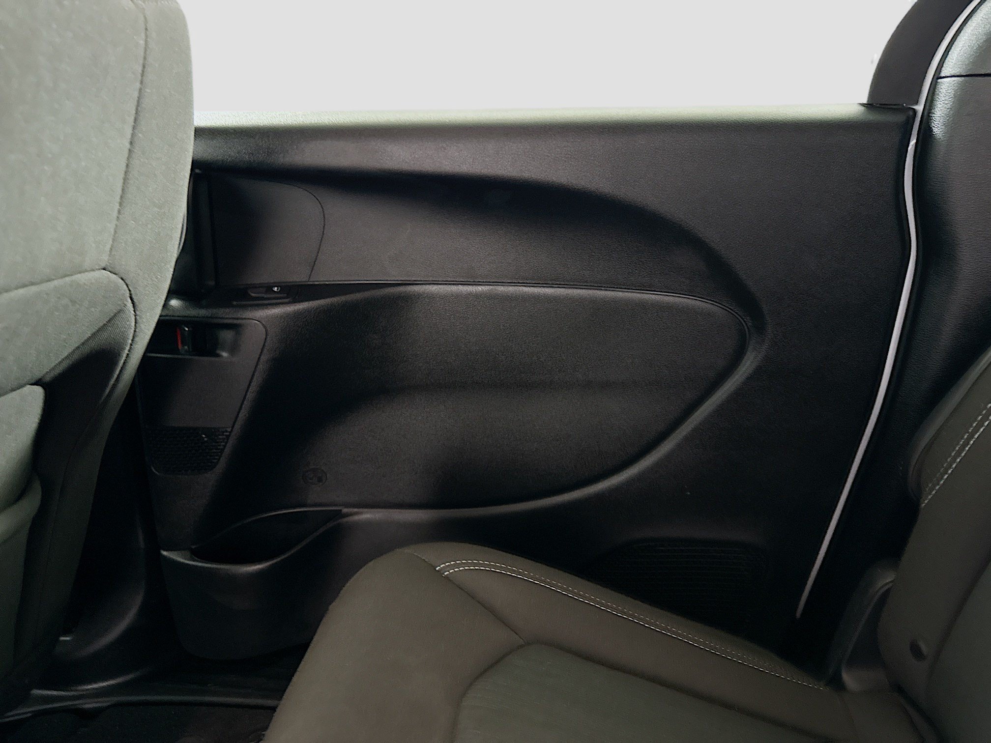 Used 2023 Chrysler Pacifica Touring FWD image 28