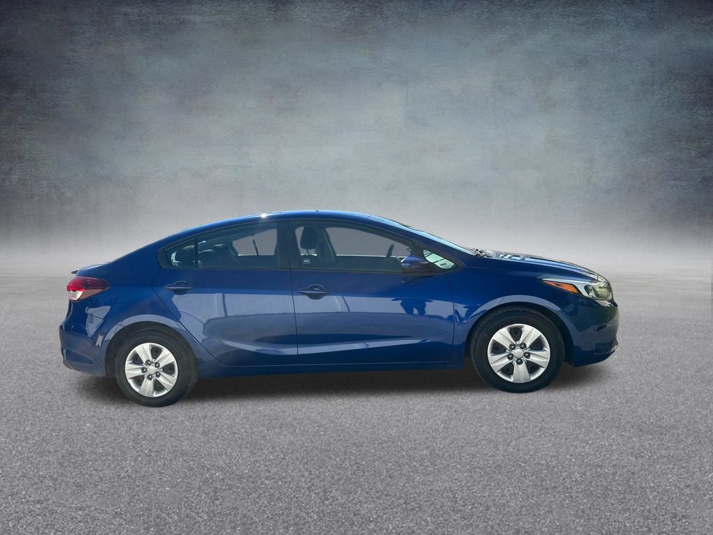 Used 2017 Kia Forte LX FWD image 5