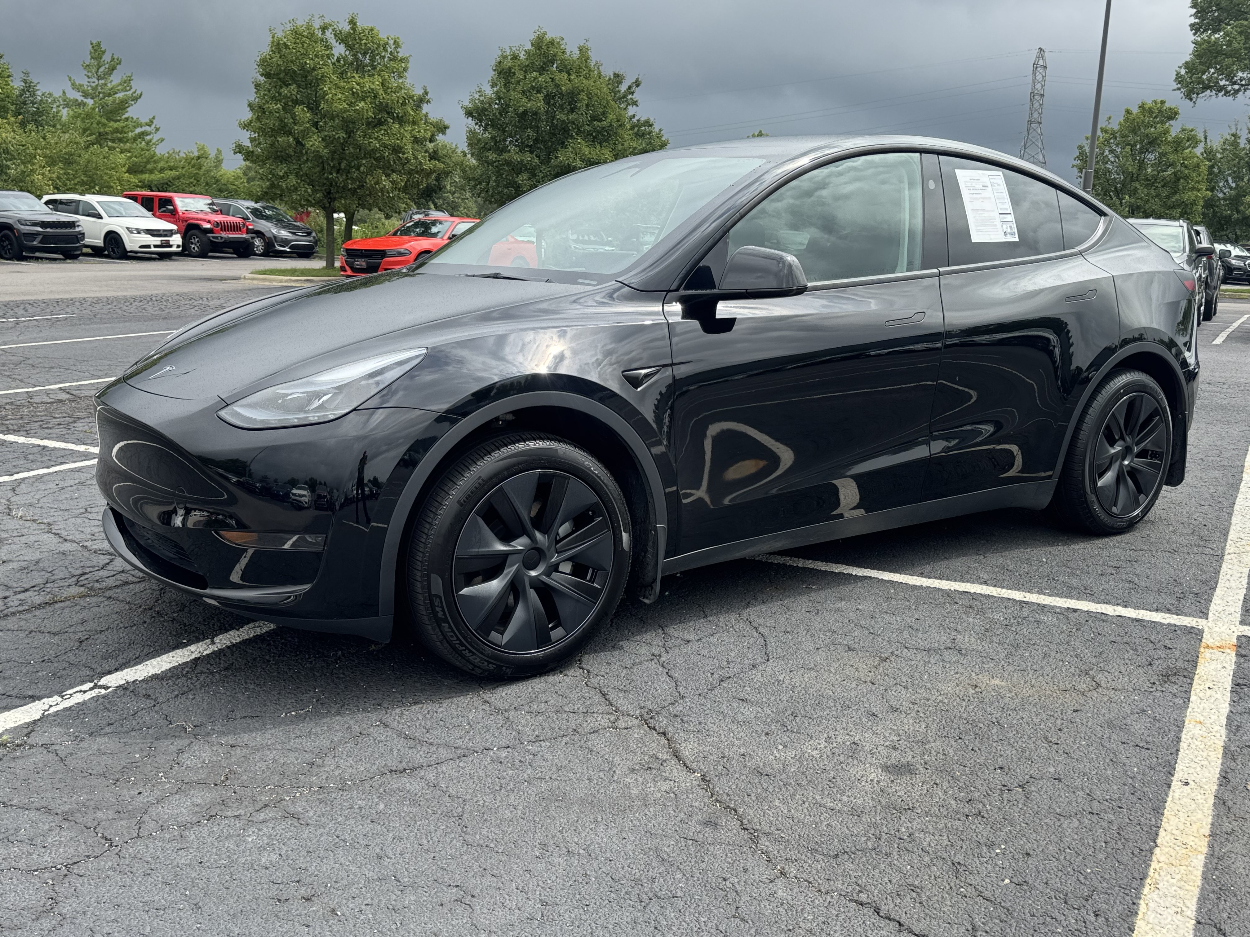 Used 2024 Tesla Model Y 2WD image 31