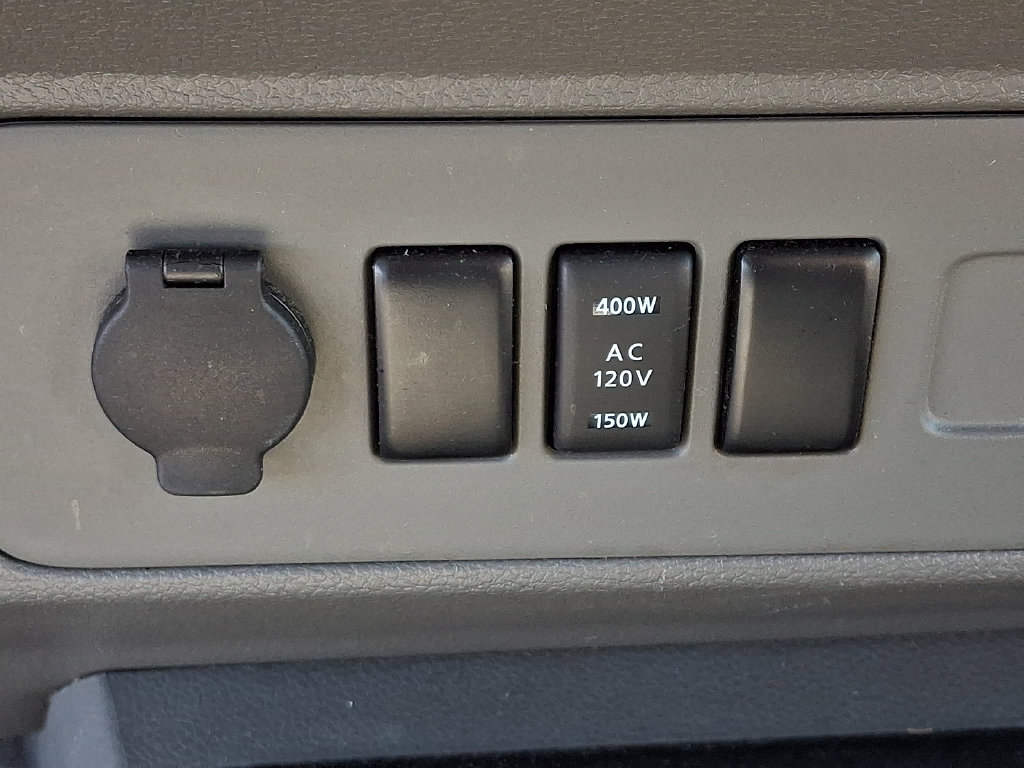 Used 2018 Nissan NV 2500 SV RWD image 23