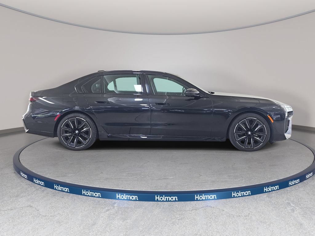 Used 2024 BMW 740i w/ Premium Package 2 RWD image 4