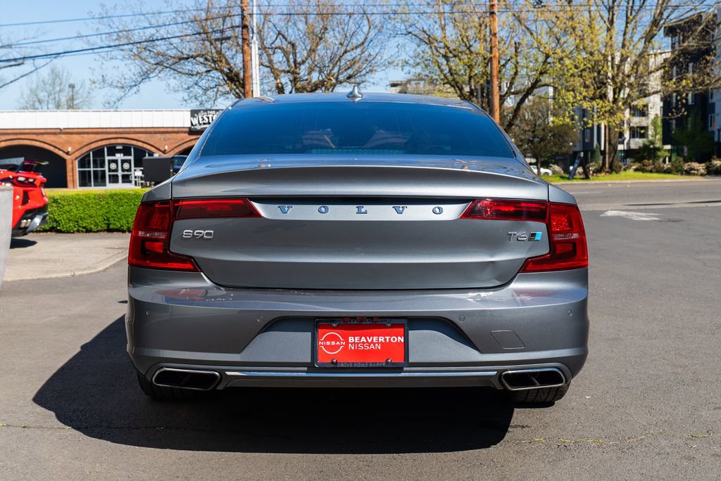 Used 2018 Volvo S90 T6 Momentum w/ Convenience Package image 5