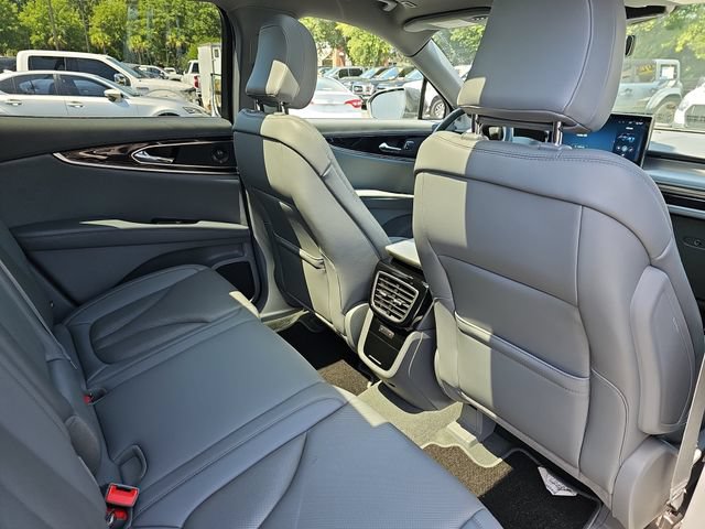 Used 2021 Lincoln Nautilus Reserve w/ Equipment Group 201A FWD image 11