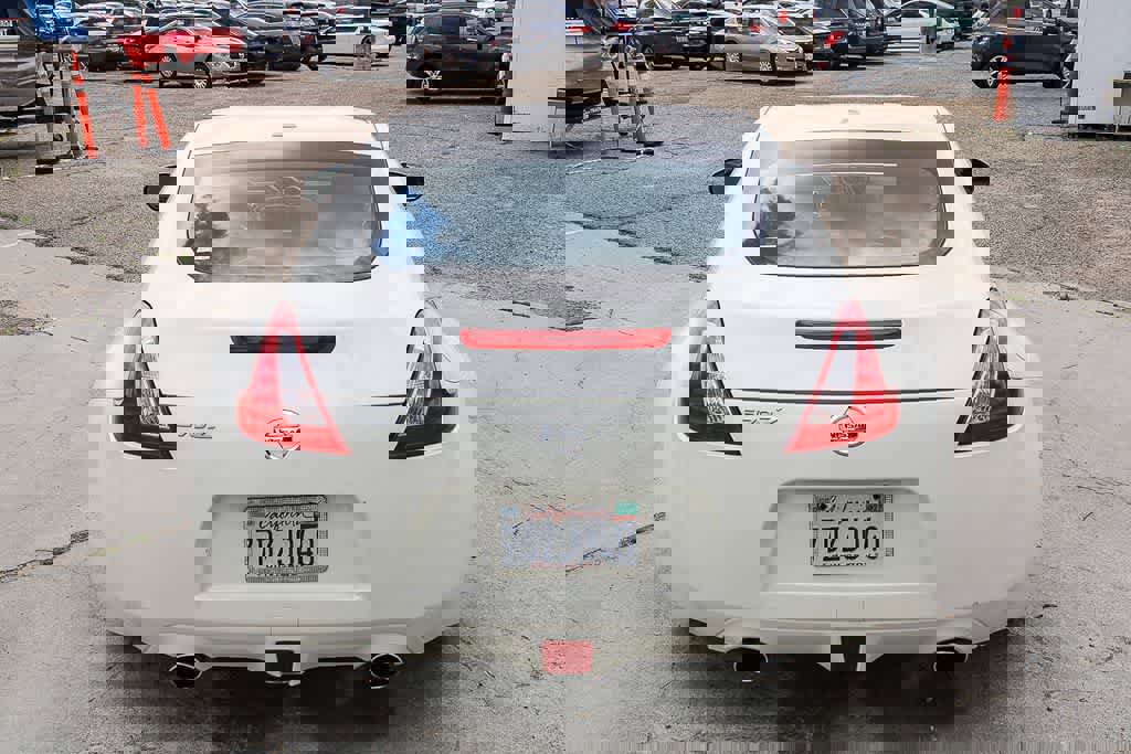 Used 2014 Nissan 370Z Touring image 8