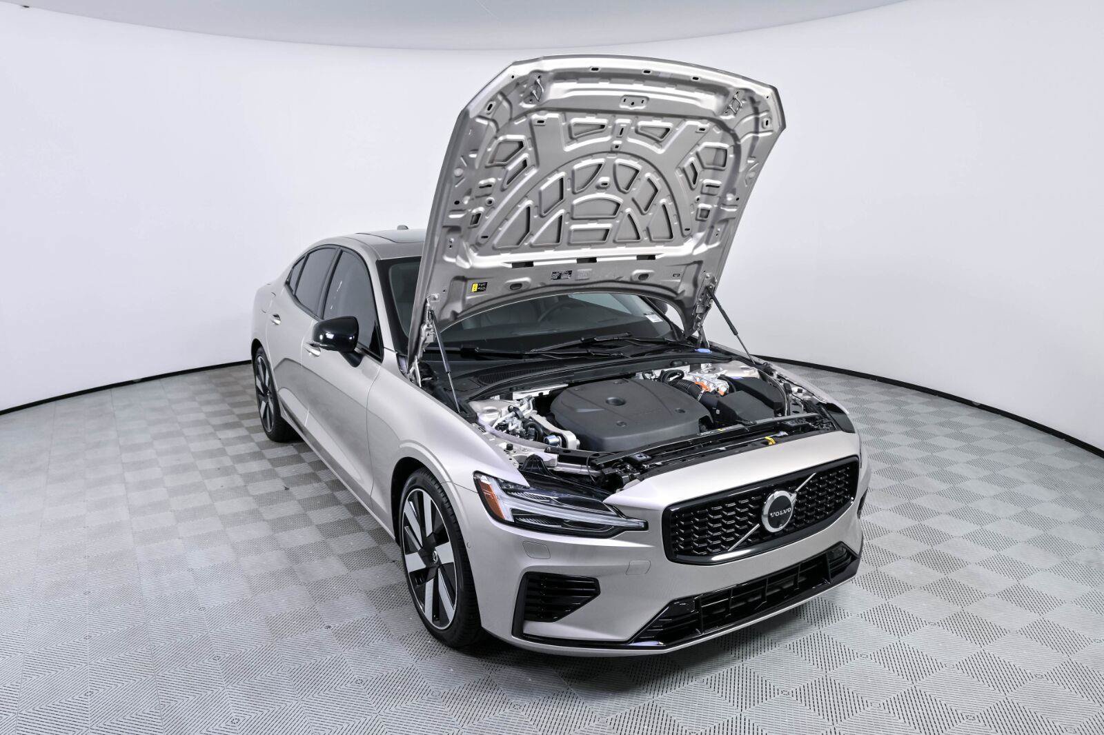 Certified 2024 Volvo S60 T8 Ultimate w/ Climate Package AWD/4WD image 31