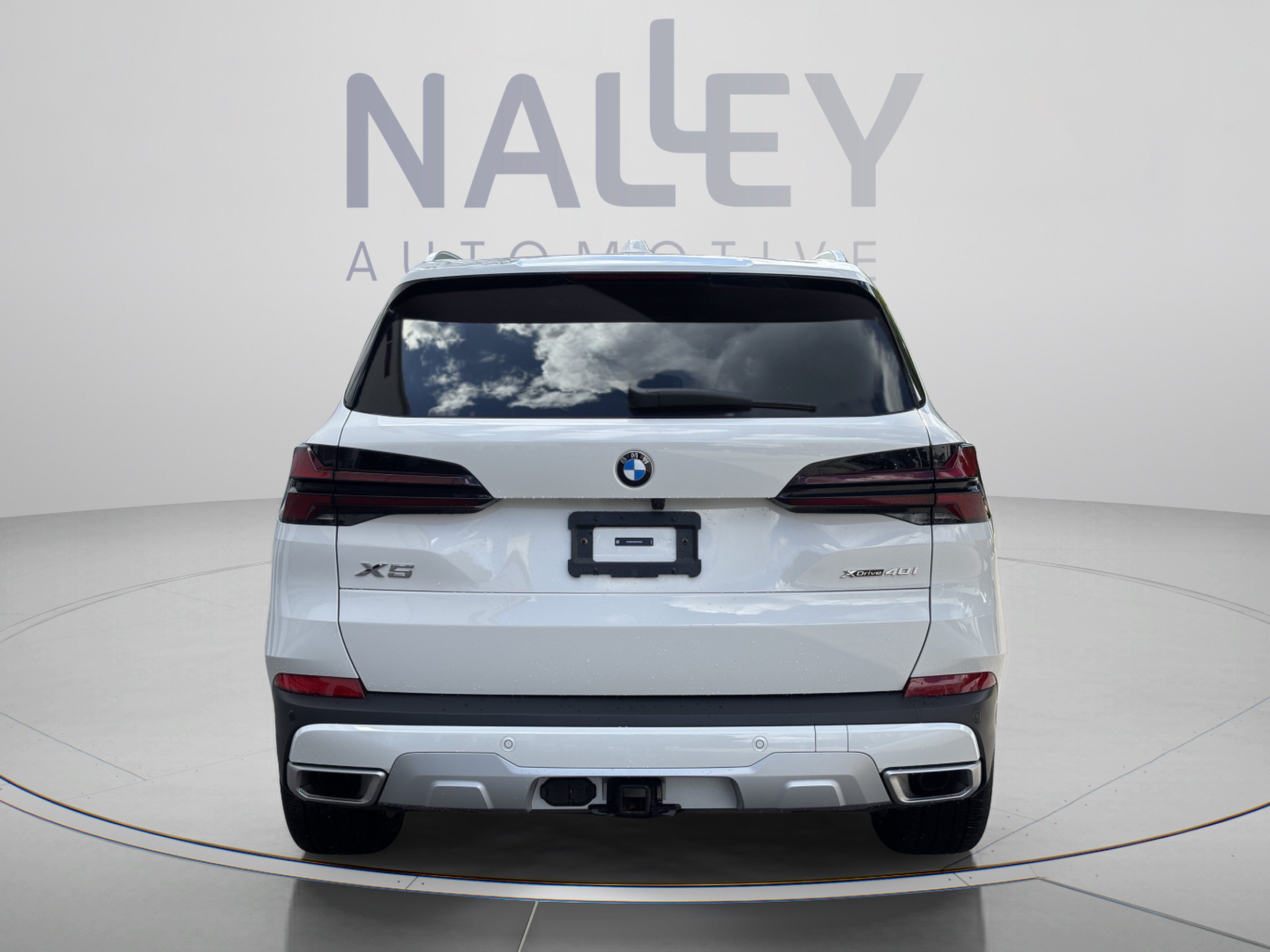 Used 2025 BMW X5 xDrive40i w/ Executive Package AWD/4WD image 3