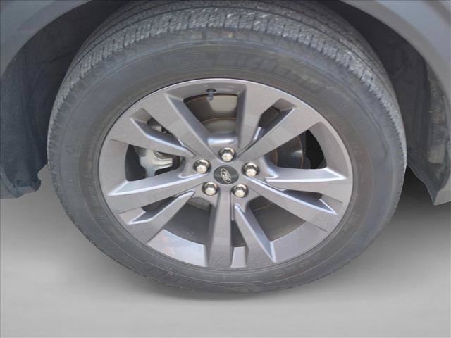 Certified 2022 Ford Explorer XLT w/ Equipment Group 202A AWD/4WD image 7