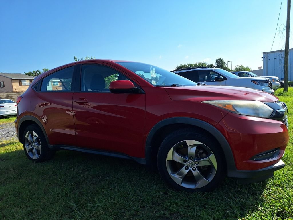 Used 2017 Honda HR-V LX image 3
