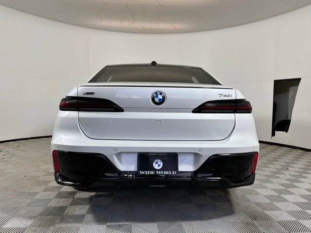 Used 2026 BMW 740i xDrive w/ Premium Package image 6