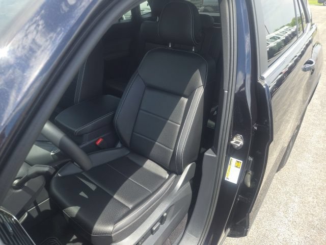 Used 2023 Volkswagen Atlas Cross Sport SE w/ Black Wheel Package AWD/4WD image 15