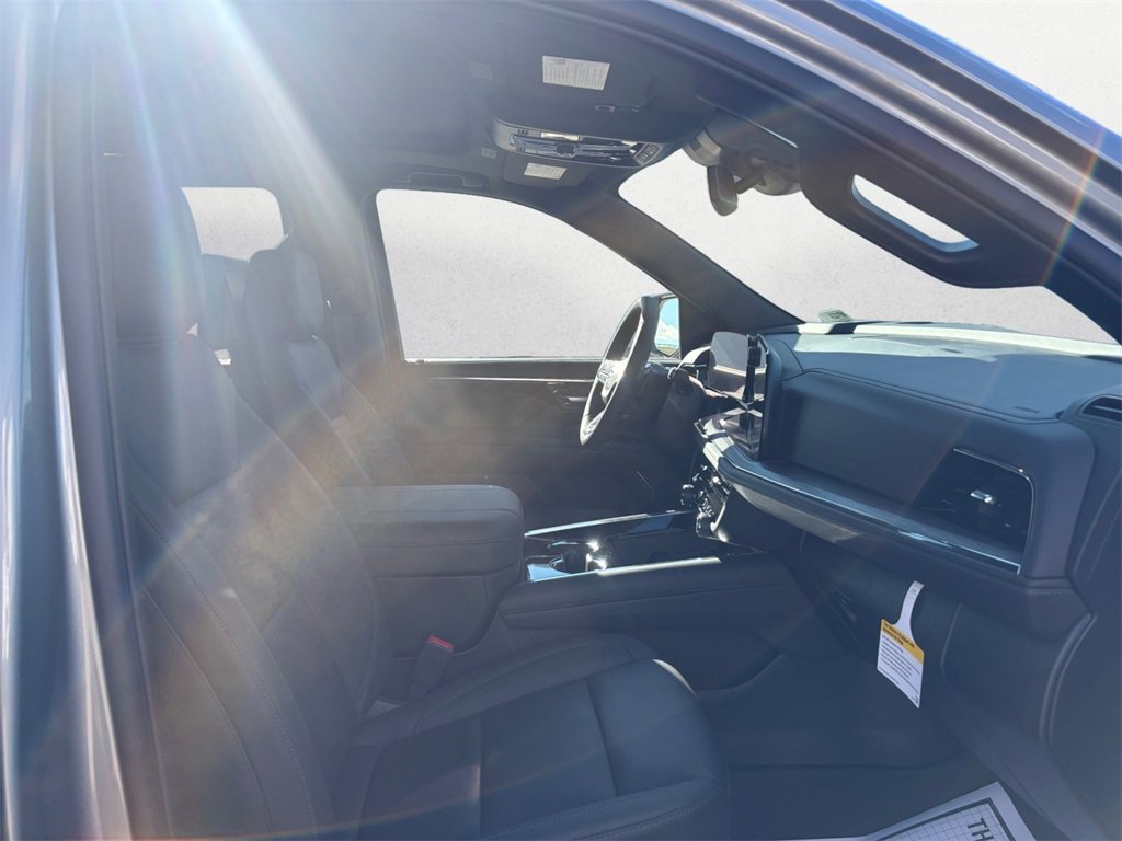 New 2026 Chevrolet Suburban Z71 image 15