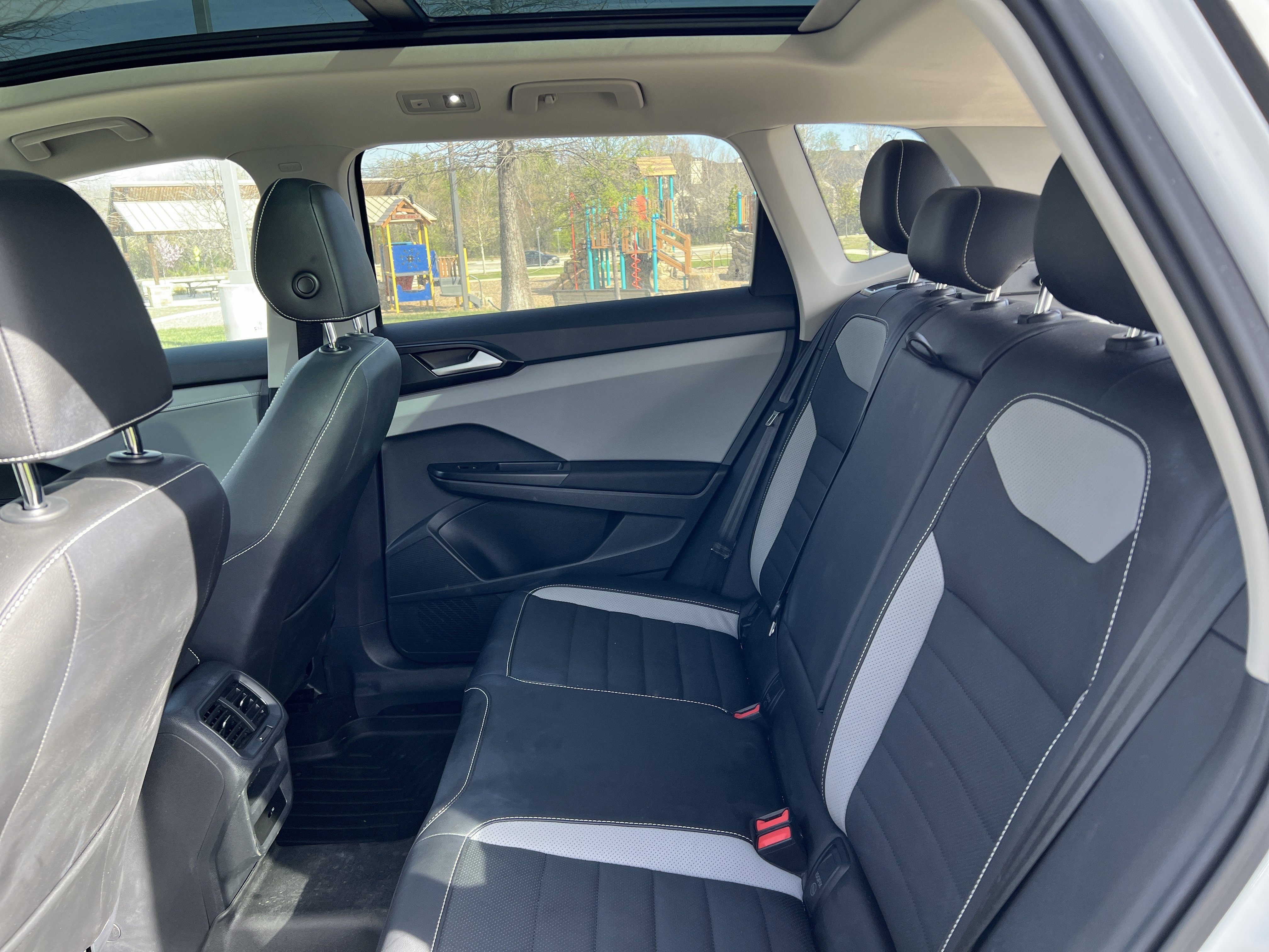 Certified 2023 Volkswagen Taos SEL image 31