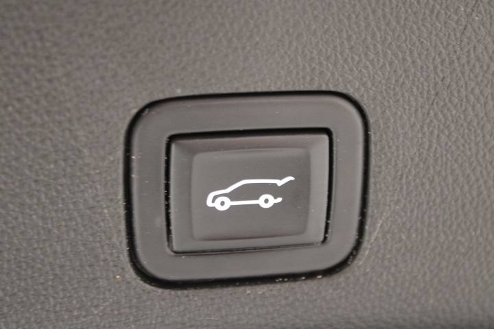 Used 2023 Chevrolet Tahoe RST w/ Luxury Package AWD/4WD image 18