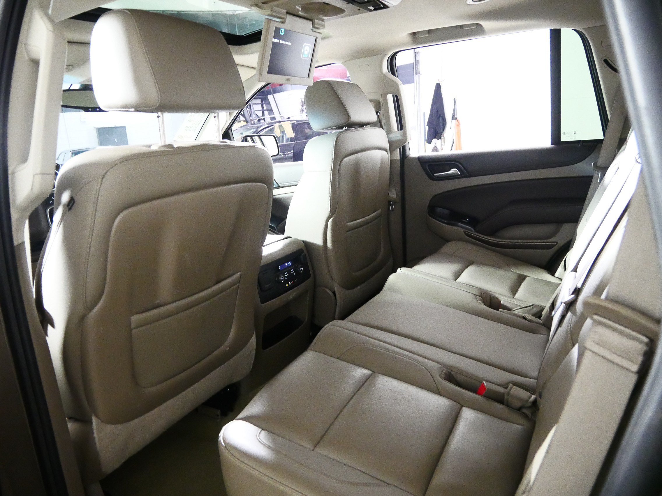 Used 2015 Chevrolet Tahoe LT AWD/4WD image 32