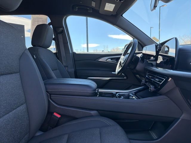 Used 2024 Chevrolet Traverse LT image 12