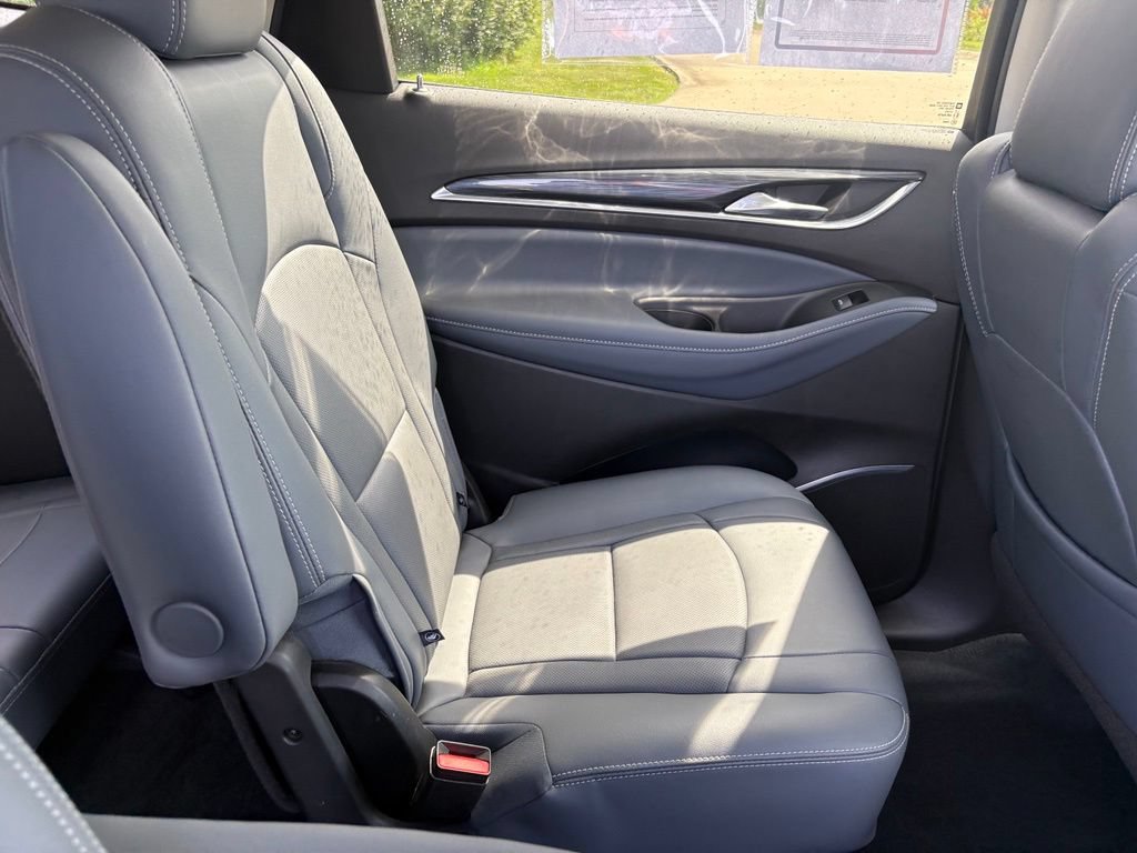 Used 2021 Buick Enclave Essence FWD image 33